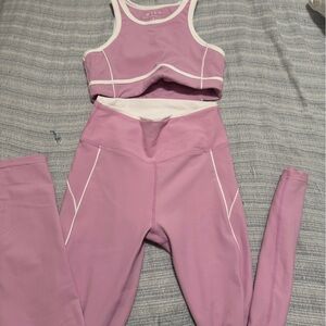 Wilo workout outfit 
Brand new never worn but took tags off